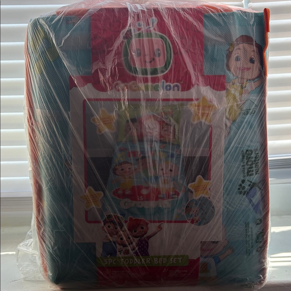RARE CoComelon Toddler Bed Set COMFORTER SHEET AND PILLOW SET!